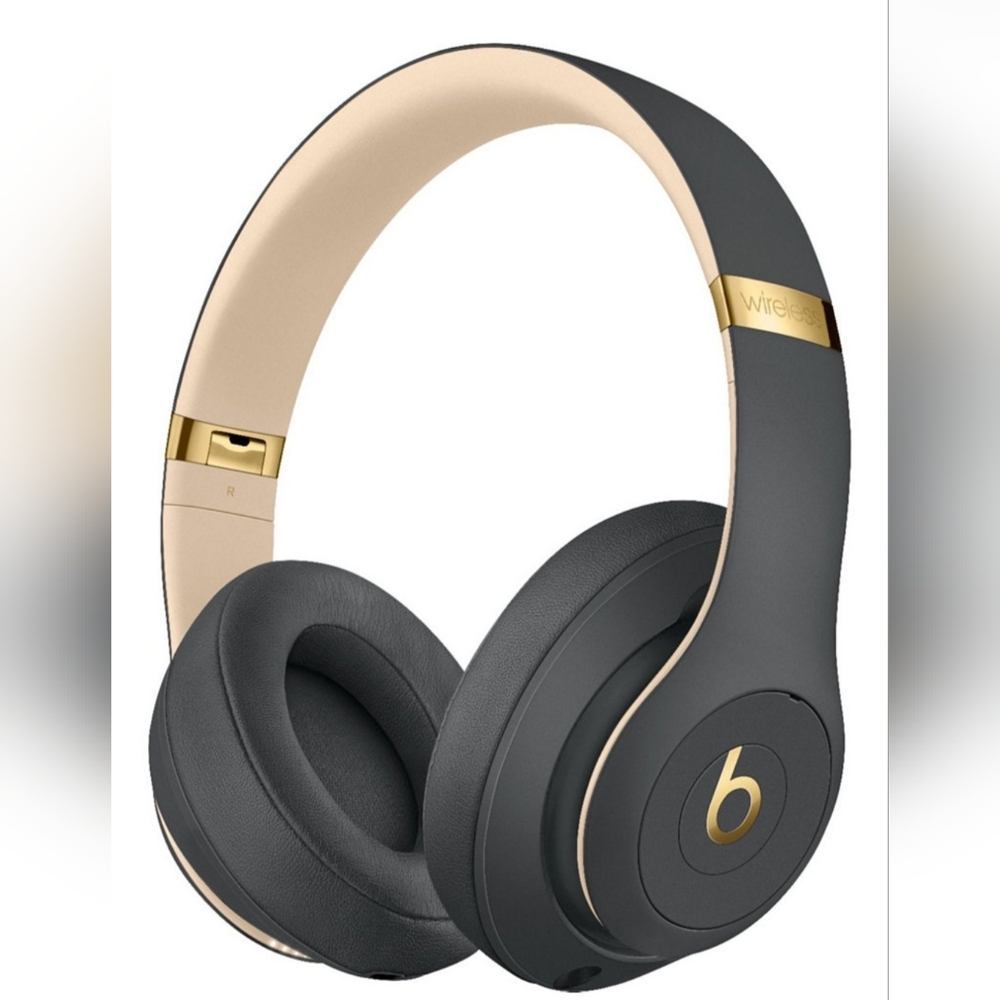 BNWB Beats Studio3 Wireless Headphones - Shadow Gray
